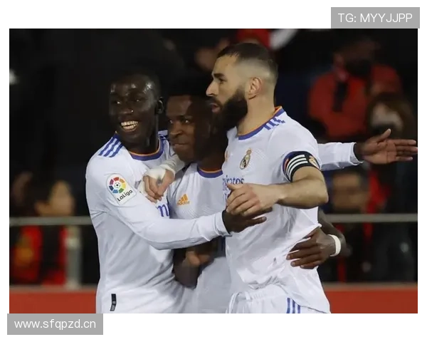 特里皮尔对抗维尼修斯：应对速度型边锋的挑战