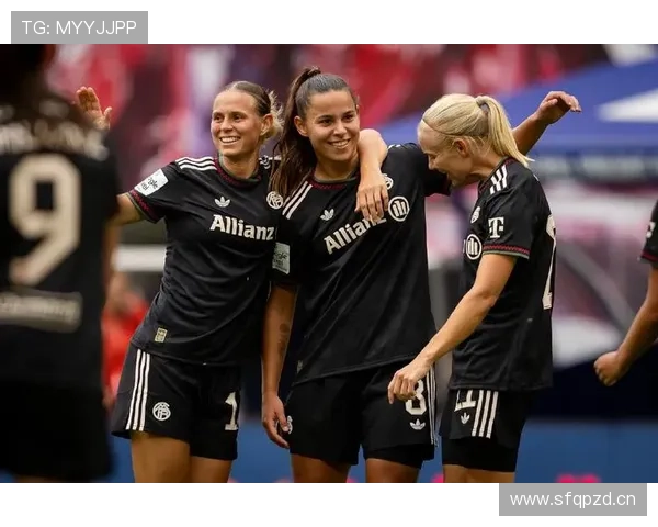 拜仁主帅与新援冲突加剧,战术分歧与管理问题显现 拜仁主帅与新援冲突加剧,战术分歧与管理问题显现