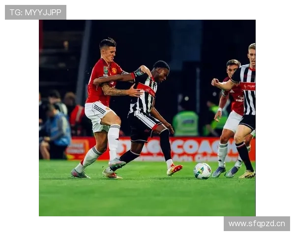 曼联爆冷负于英乙球队,防守漏洞与战术混乱问题显现