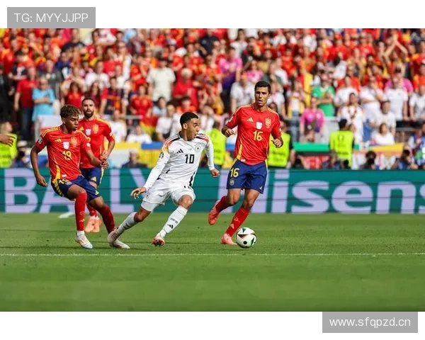 琼阿梅尼 vs 克罗斯:后场出球能力与推进结构差异 琼阿梅尼 vs 克罗斯:后场出球能力与推进结构差异