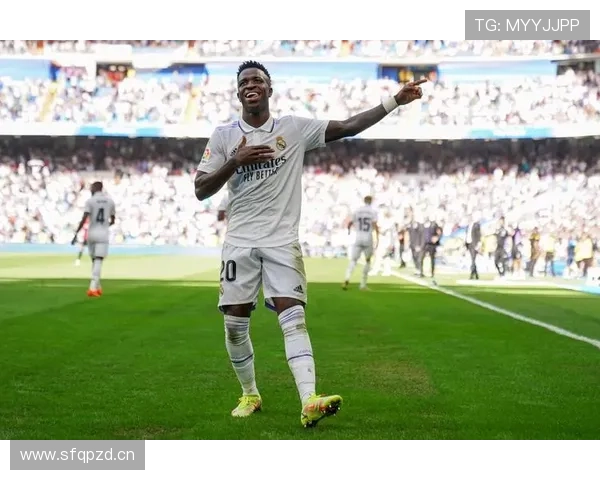 贝林厄姆16岁首秀早期成名与天赋兑现分析