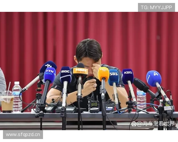 孙准浩在韩国泡澡时还在练核心，这人是不是根本不用睡觉