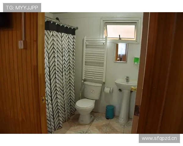 卡瓦尼家衣帽间比我整套公寓还大，看到照片我就受不了