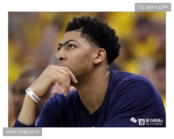 安东尼·戴维斯晒新鞋的价格，瞬间把我的月薪拉到陪跑位